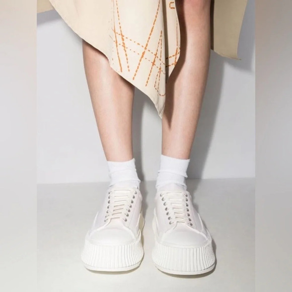 Jil Sander Round Toe Low-Top Sneakers - Picture 3 of 13